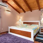 Villa Shirin
